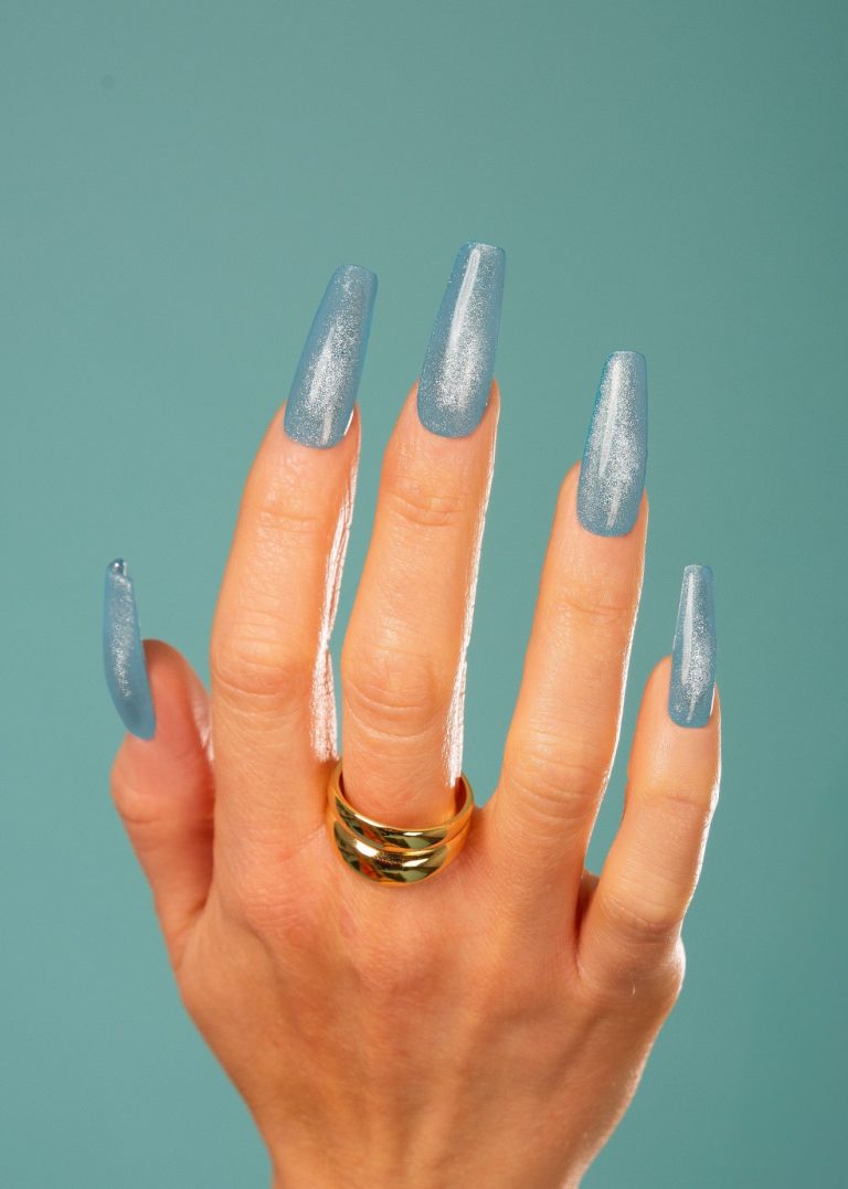 Blue Mirage Glow In The Dark Velvet Cat Eye – Gelegance Gel Polish | Tammy Taylor Europe