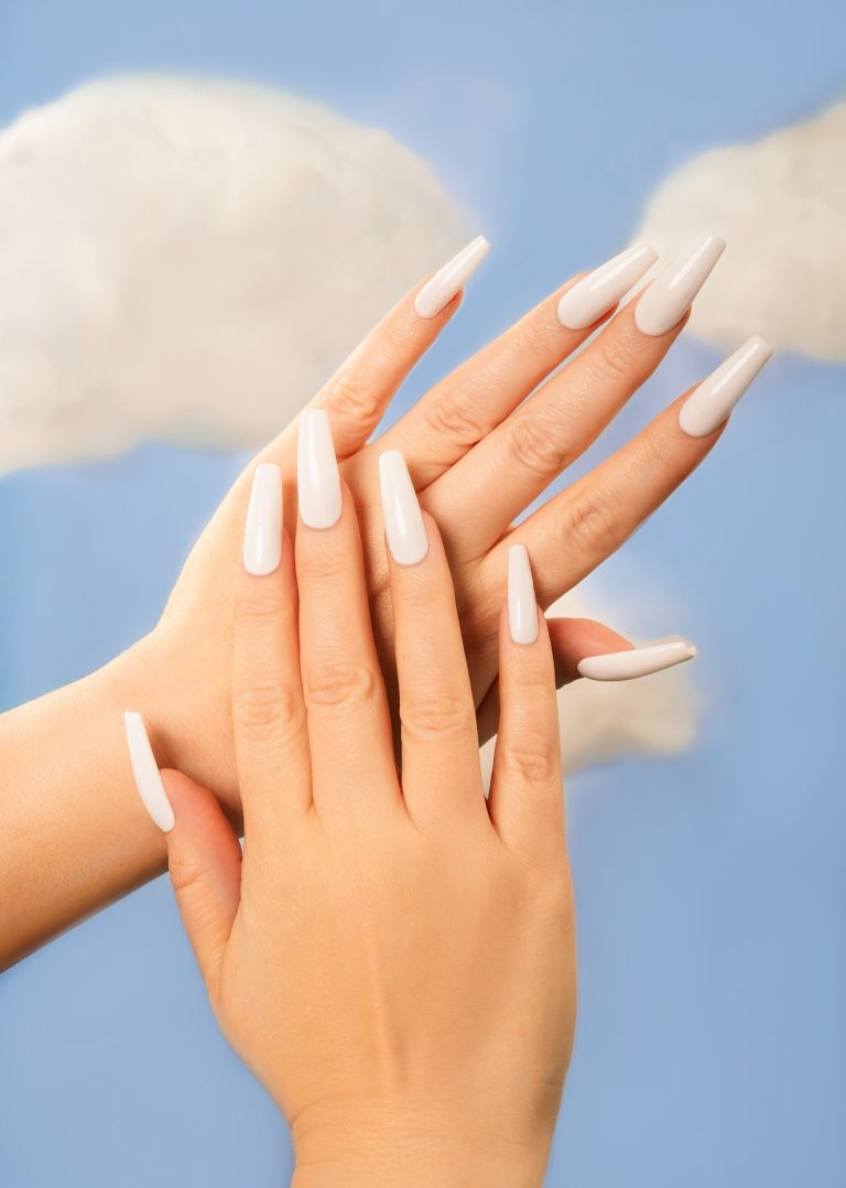 Color Of The Year 2026: Cloud Dancer Gelegance Gel Polish – Gel System | Tammy Taylor Europe