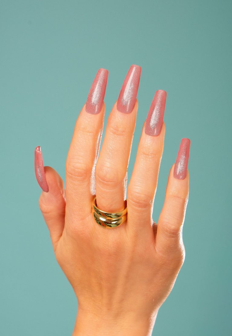 Coral Dream Glow In The Dark Velvet Cat Eye – Gelegance Gel Polish | Tammy Taylor Europe