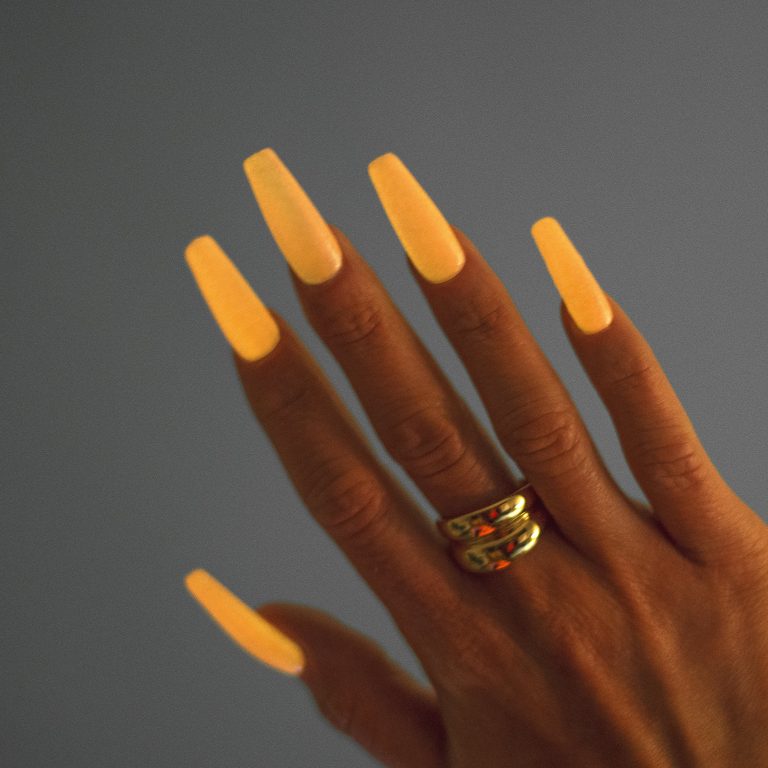 Coral Dream Glow In The Dark Velvet Cat Eye – Gelegance Gel Polish | Tammy Taylor Europe