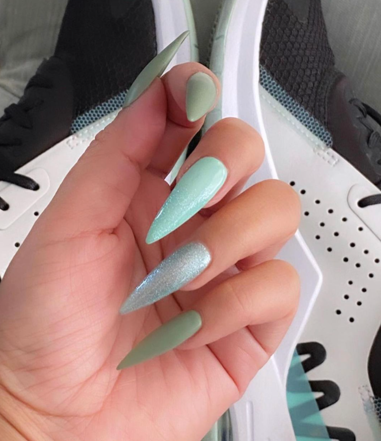 Crystal Clear Almond Stiletto Well-less Nail Tips – Prep & Finish | Tammy Taylor Europe